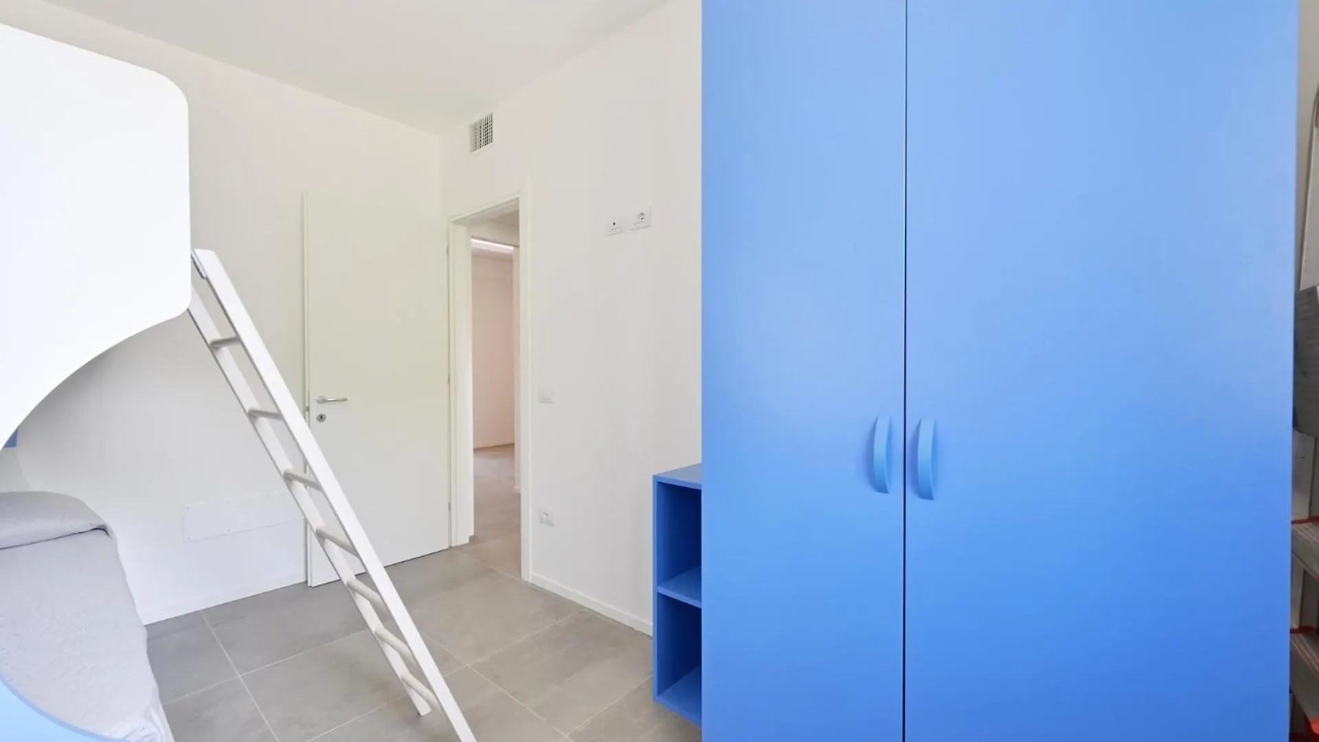 Baia Blu Apartments Lido di Jesolo 0*,  Italia