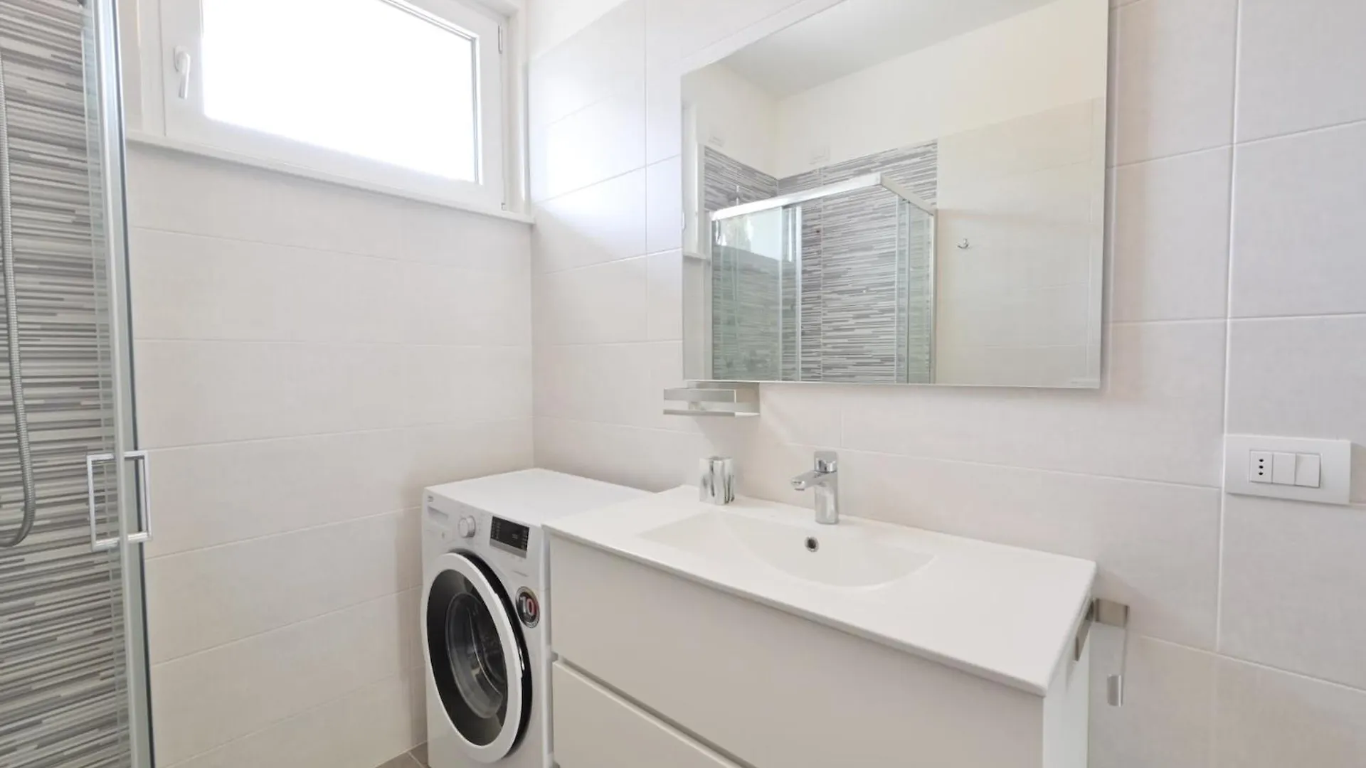 Baia Blu Apartments Lido di Jesolo 0*,  İtalya